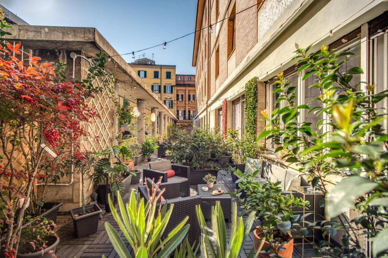 Aweshomeitaly - White Mirrors Apartment Пиза Екстериор снимка